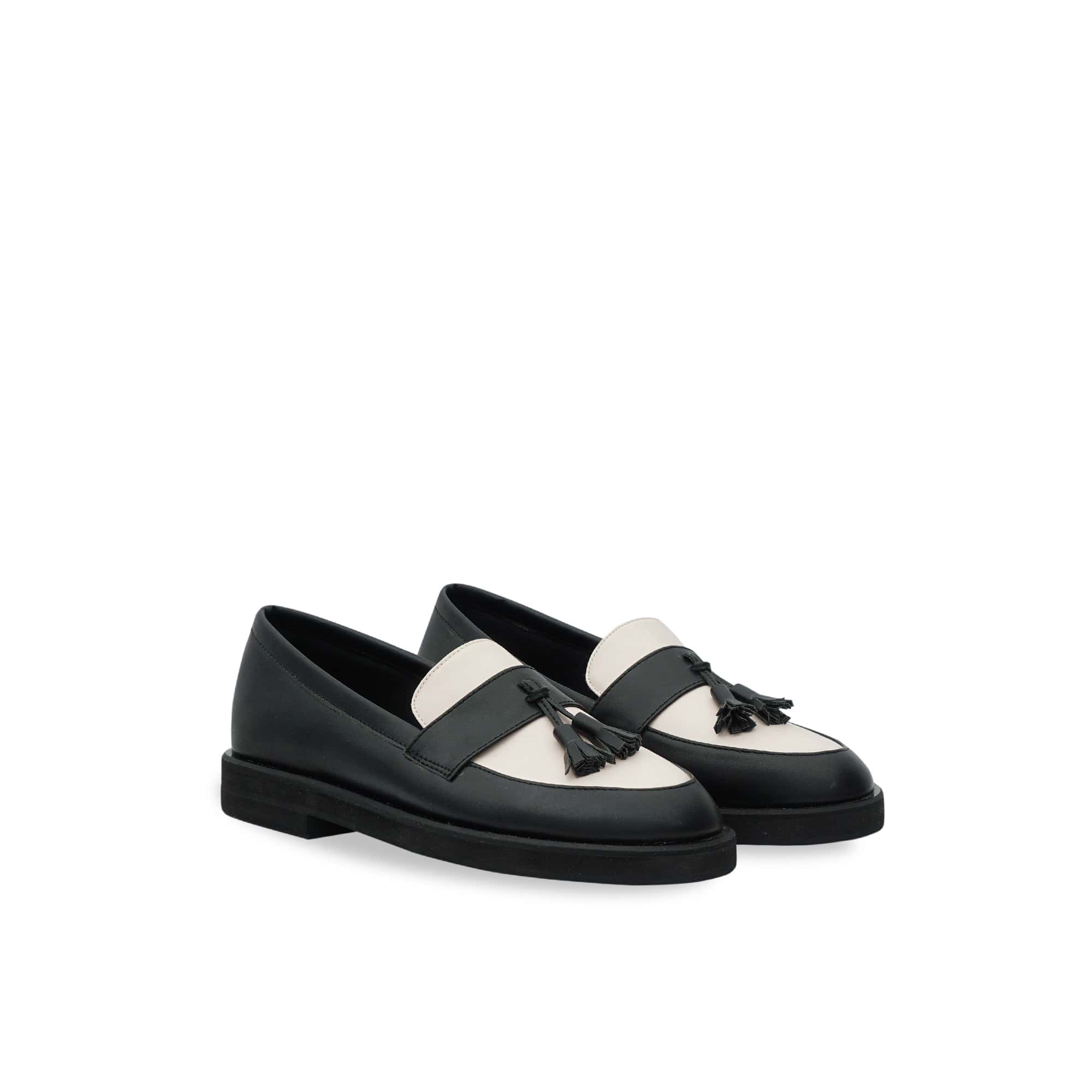 Nuela 10_Ivory Black-min