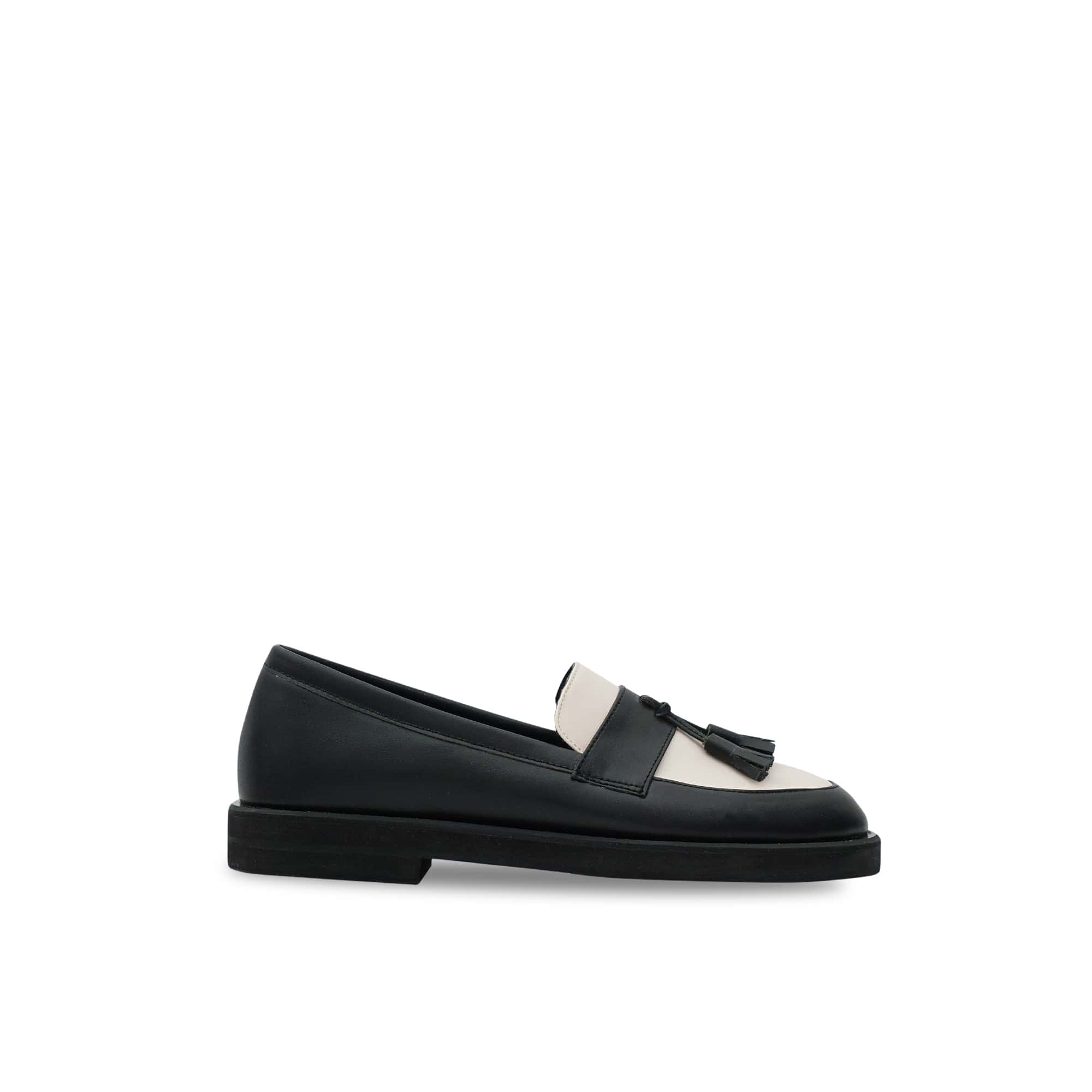Nuela 7_Ivory Black-min
